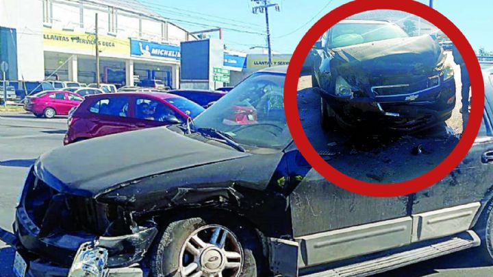 María invade carril y queda endeudada; choca en la avenida César López de Lara