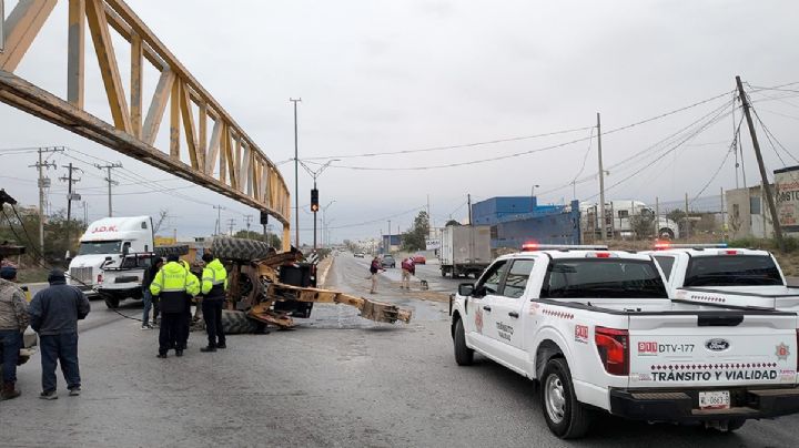 ¡Superbarrera de metal!: vuelven a chocar contra estructura y 'mano de chango' termina volcada