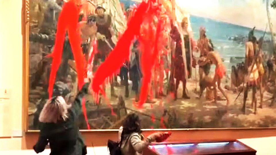 El cuadro de Cristobal Colón quedó seriamente dañado.