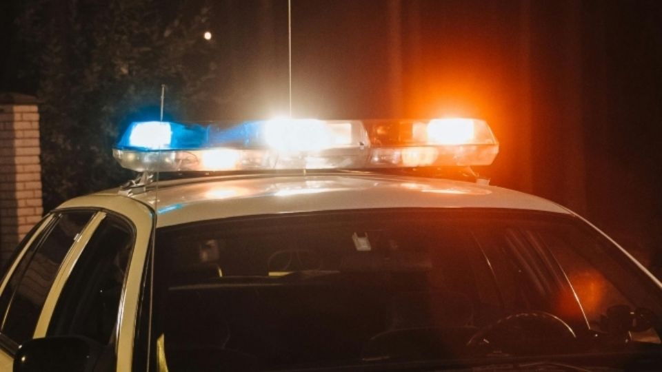 El menor hizo caso omiso a la indicación y aceleró a gran velocidad, pasando varias señales de alto mientras ingresaba a la colonia