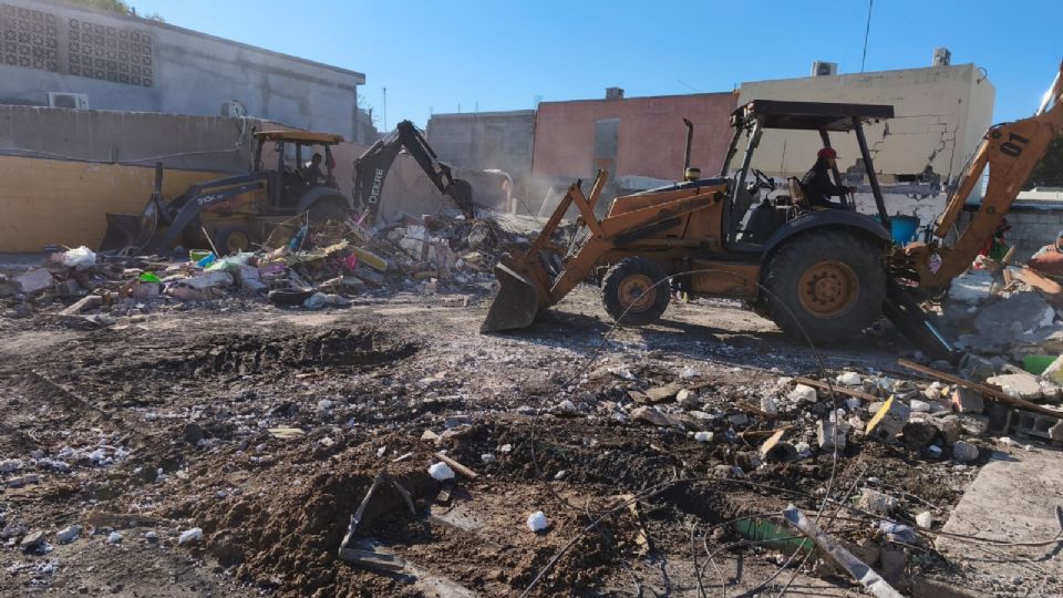 Las casas principalmente dañadas fueron derrumbadas