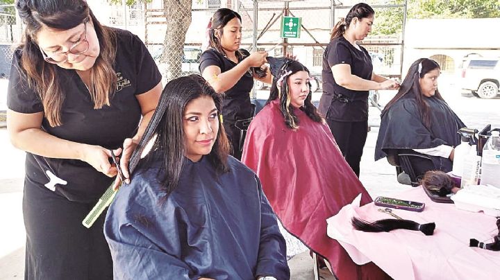 Mujeres de Nuevo Laredo donan su cabello a guerreras con cáncer de mama