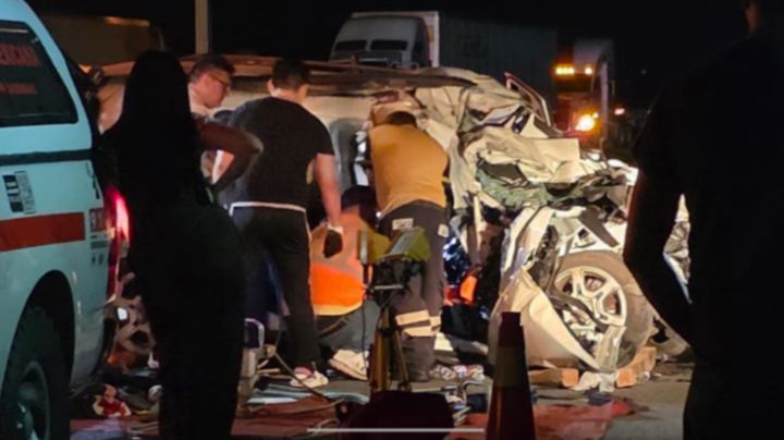 Autopista Monterrey-Nuevo Laredo: tráiler 'aplasta' a pareja en accidente; motociclista también fue víctima