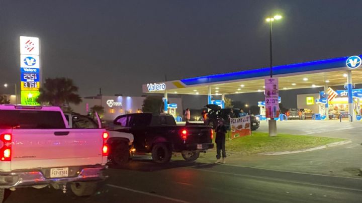 Chocan cuatro vehículos en Laredo; caos vial en la carretera 359 y calle Royal Oaks