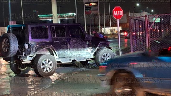 Nuevo Laredo: conductora se pasa el alto y provoca aparatoso accidente en Calzada de Los Héroes