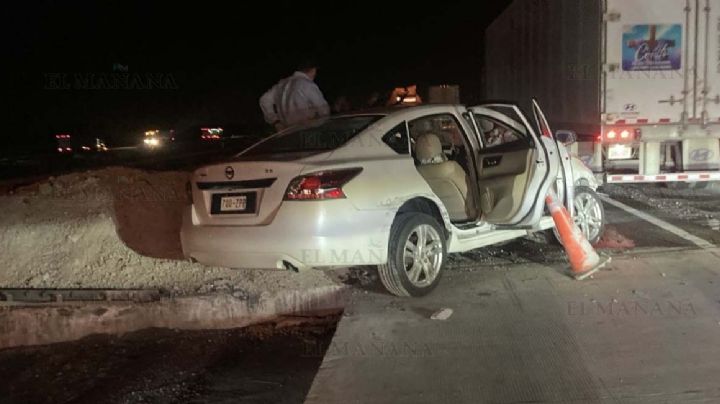 Conductor de Texas choca en tramo en reparación de la Autopista; ambulancia lo lleva al Puente II