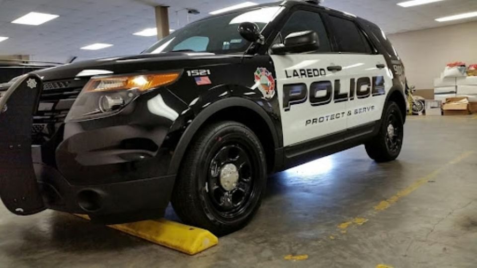 La policía de Laredo arrestó a Héctor Vedarte.