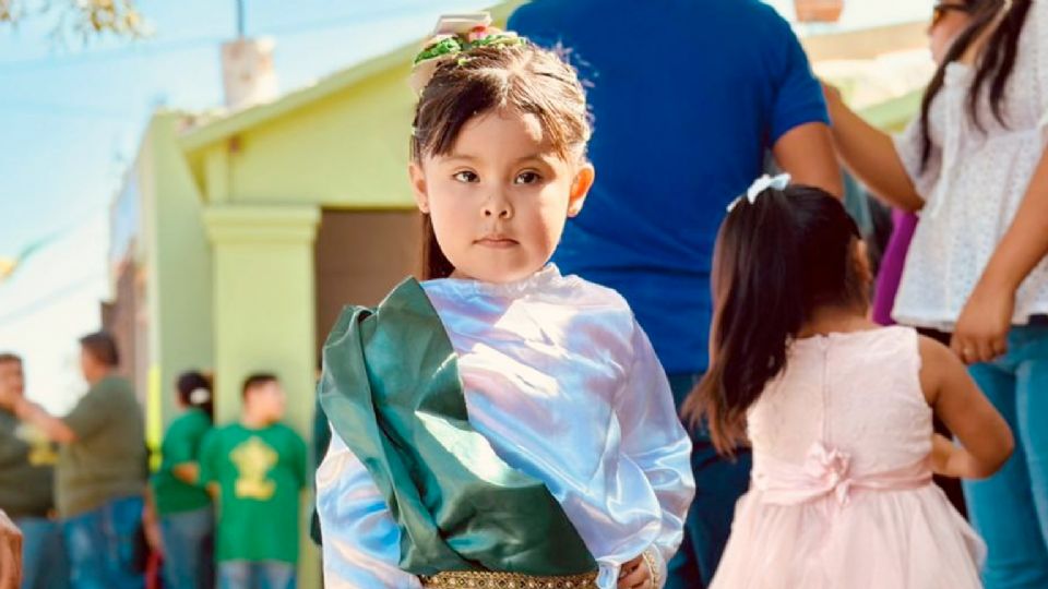 Scarlet y su familia acudieron a agradecer a San Judas.