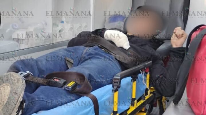 Motociclista choca contra automóvil en el Bulevar Colosio; terminó con varios dedos fracturados