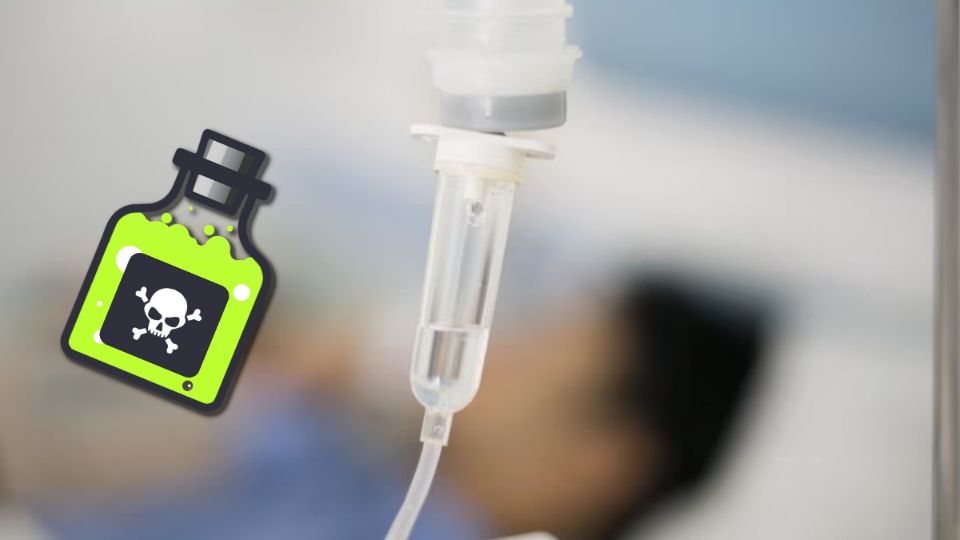 El niño comenzó a vomitar y presentar dolor estomacal, por lo que fue llevado a urgencias, donde recibió un lavado gástrico para salvarle la vida