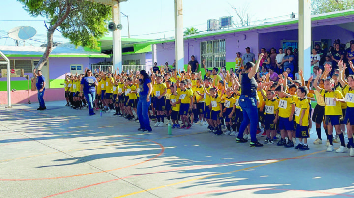 Alumnos de la primaria Alfredo V. Bonfil celebran fiesta por 49 años de su fundación