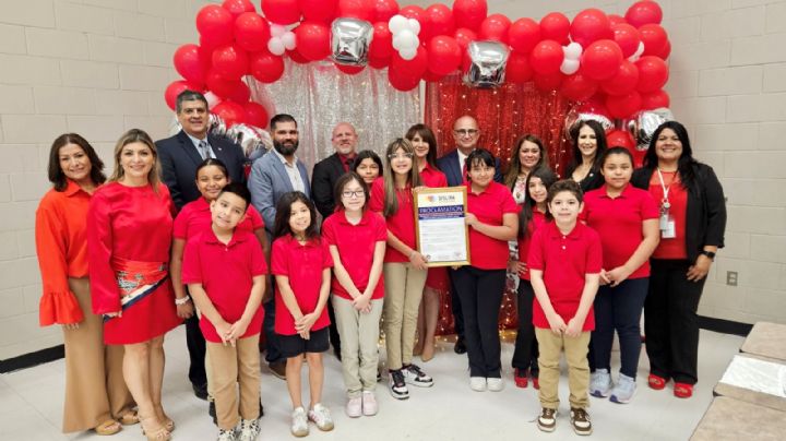 UISD muestra su apoyo total a estudiantes disléxicos; organizan ceremonia para concientizar