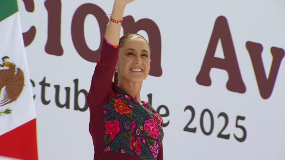 La presidenta estará acompañada por los miembros de su gabinete legal y ampliado, así como por las principales figuras de partido político Morena y otros aliados políticos de la Cuarta Transformación