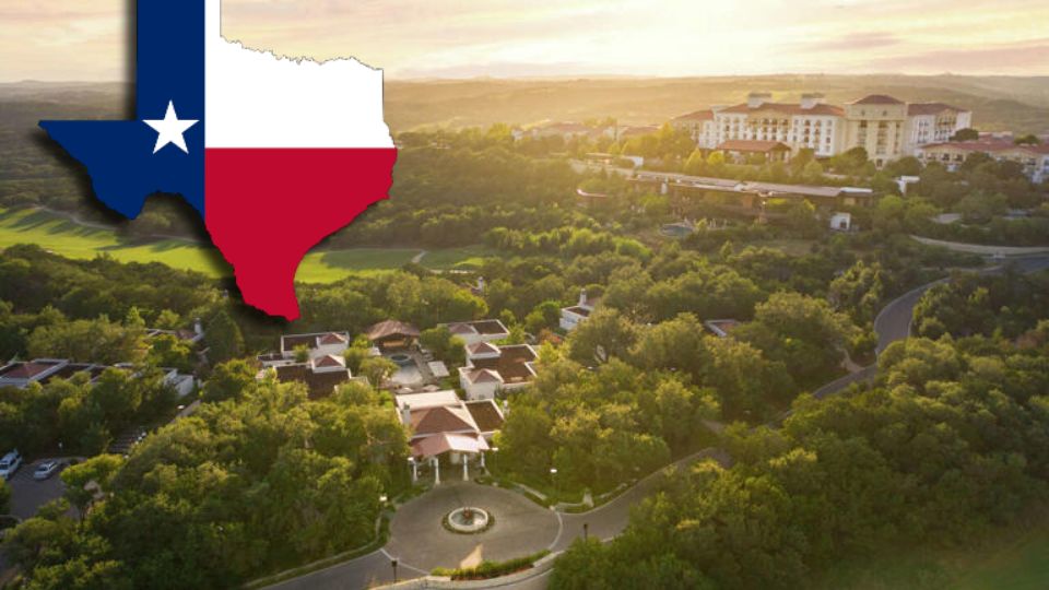 A solo 24 kilómetros del Aeropuerto Internacional de San Antonio, el hotel ofrece transporte gratuito a The Shops at La Cantera y Six Flags Fiesta Texas, además de su cercanía con El Álamo y el Riverwalk