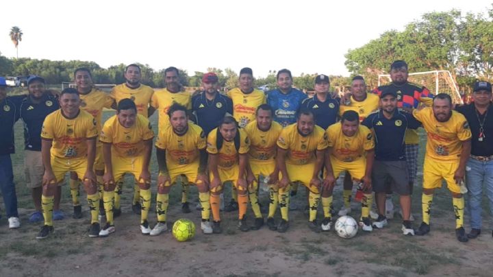 Covarrubias derrota al Caroline y sigue sumando triunfos en la Real Liga de Futbol Ferrocarrilera