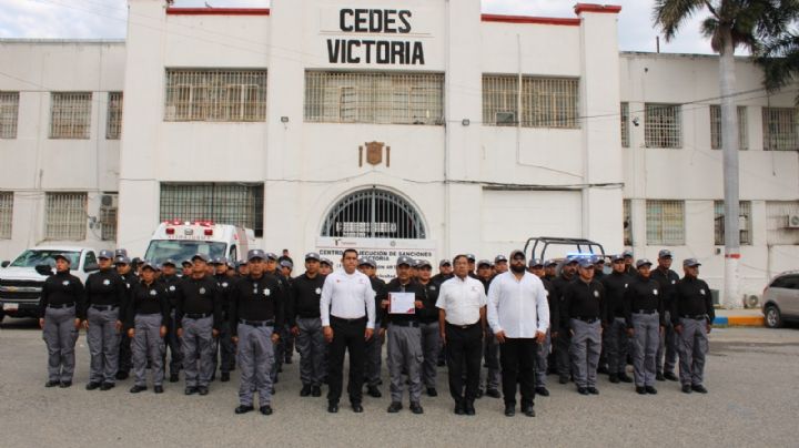 CEDES Victoria rinde homenaje a custodio por más de tres décadas de servicio