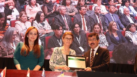 La Dra. Annie Pardo dicta conferencia magistral en la UAT