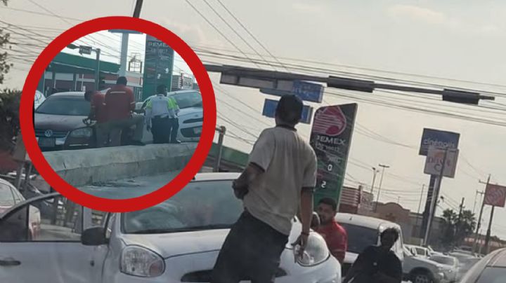 Mujer termina en el hospital tras aparatoso accidente en la avenida Reforma en Nuevo Laredo; auto quedó arriba de muro