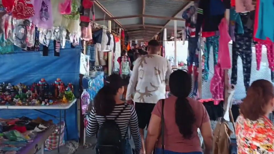 El arte de vender en las 'pulgas'.