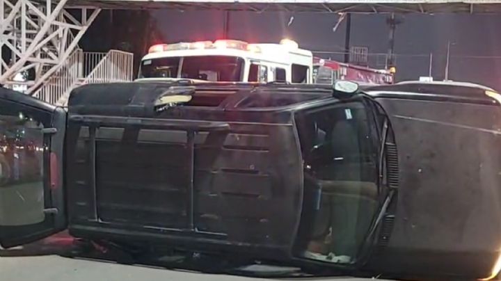 Camioneta vuelca aparatosamente en la avenida Reforma en Nuevo Laredo; ¿hubo heridos?