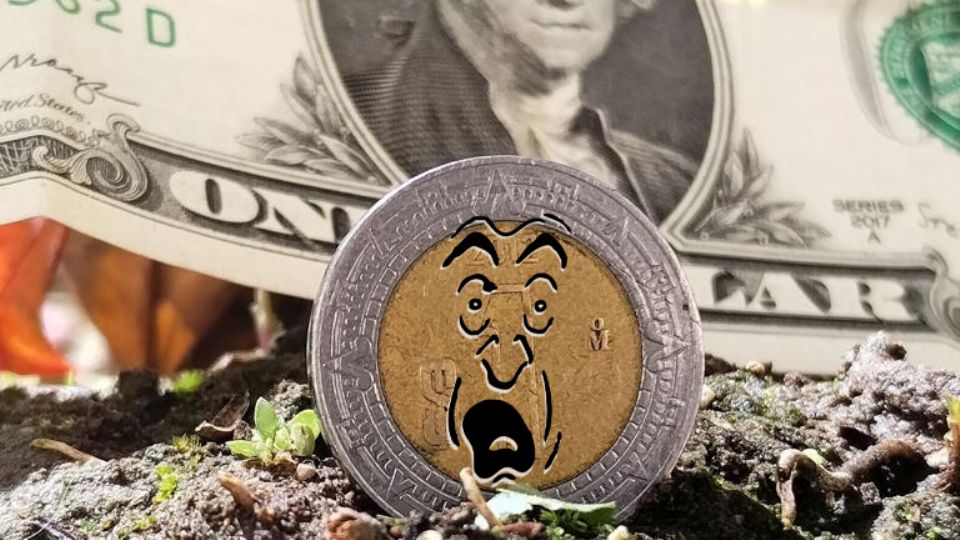 El peso mexicano volvió a caer ante el avance del dólar, en medio de un mayor nerviosismo global