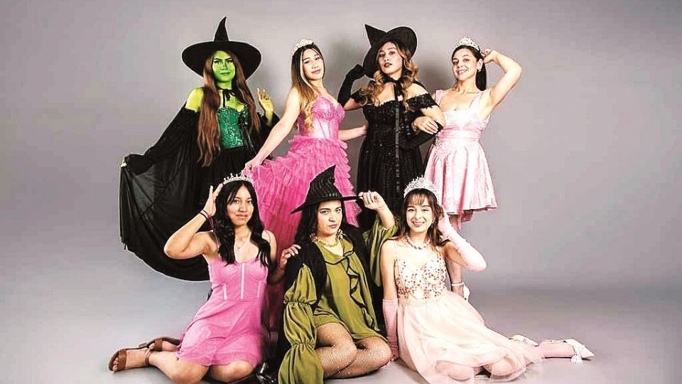 Las estudiantes de pasarela tuvieron una divertida sesión inspirada en “Wicked”.