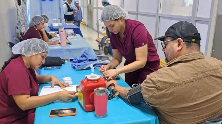 Llevan Brigada de Salud Municipal a empresa de Nuevo Laredo; brindan servicios a trabajadores