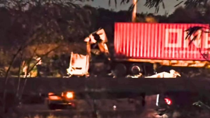 Choque frontal destroza dos tráileres en la carretera a Miguel Alemán; chofer murió entre los restos de la cabina