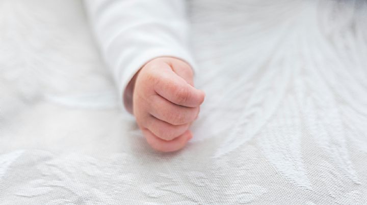 Madre es detenida tras intoxicación de su bebé; dio positivo a sustancia ilegal