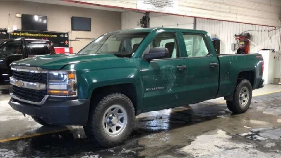 Laredo: arrestan a sujeto por el hurto de dos camionetas