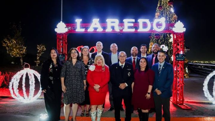 Laredo celebra el inicio de la Navidad con los regiomontanos; Black Friday y promociones impulsan el turismo fronterizo