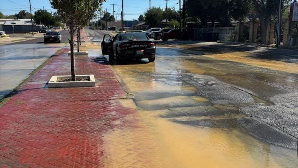 Fuga de agua en Laredo.