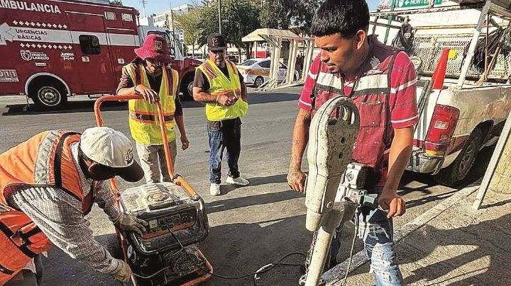 Renuevan estacionómetros en Nuevo Laredo; instalan aparatos nuevos y modernos