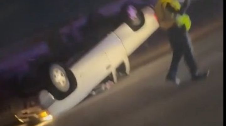 Brutal volcadura de camioneta en Laredo deja saldo blanco; conductor se salva de milagro