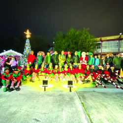 Santa Claus llega al CBTis 137 de Nuevo Laredo; estudiantes viven emotivo festival navideño