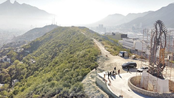 Esta es la Virgen de Guadalupe de 12 metros que 'vigila' Monterrey; ¿ya la viste?