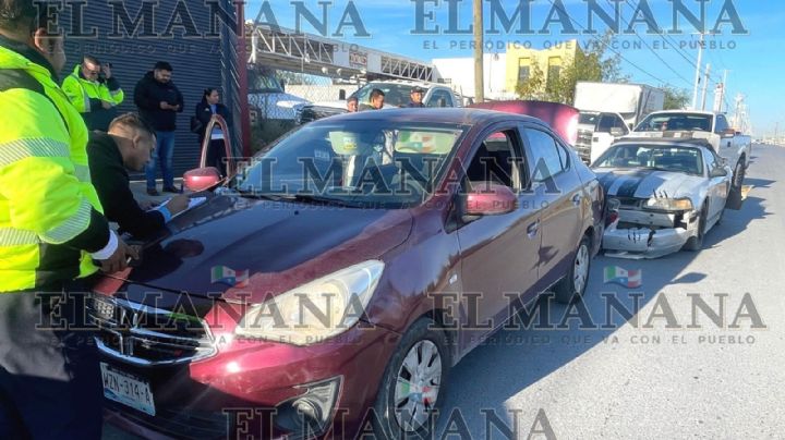 Conductor da un rasponcito y se detienen; otro llega encandilado y provoca choque múltiple en Nuevo Laredo