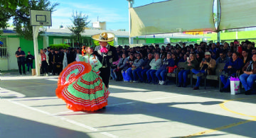 Reconocen a 120 alumnos por promedios más altos de la Escuela Secundaria General 10