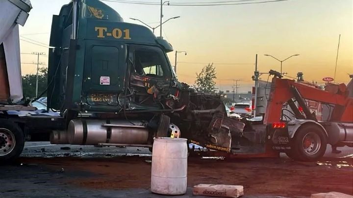 Choque de dos tráileres en la Autopista a Reynosa causan caos vial