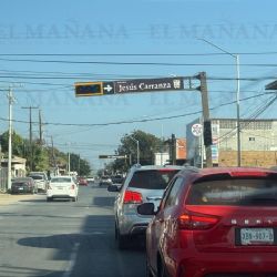 Presunto choque provoca apagón y falla de semáforos en el Centro de Nuevo Laredo