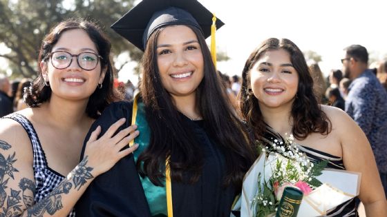 Laredo College celebra graduación de otoño 2025 con emotiva ceremonia en Sames Auto Arena