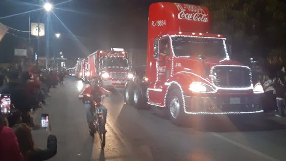 Desfile Navideño 2025 llena de magia a Nuevo Laredo; tradición recorre avenidas emblemáticas | VIDEO