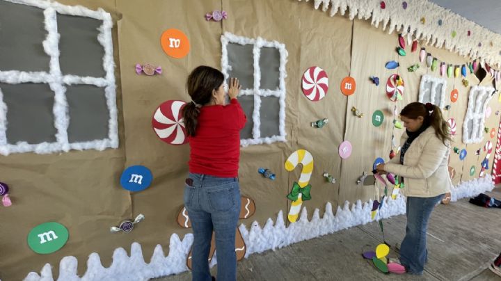Convierten escuela  de Nuevo Laredo en villa de Navidad