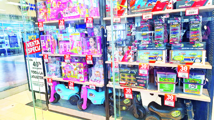 Nuevo Laredo: aprovechan miles para comprar regalos de Navidad en centros comerciales