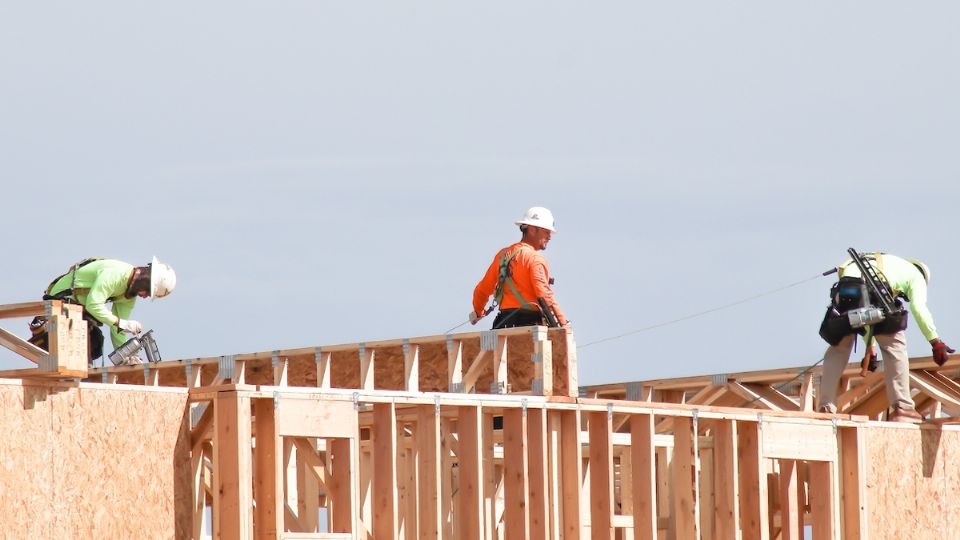 Nuevas afectaciones laborales para trabajadores inmigrantes.