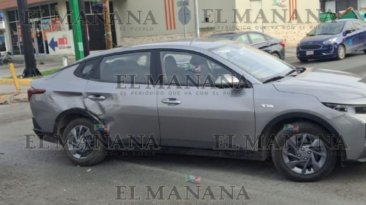 Conductor admite error tras chocar su Kia 2025 con camioneta en crucero de Nuevo Laredo