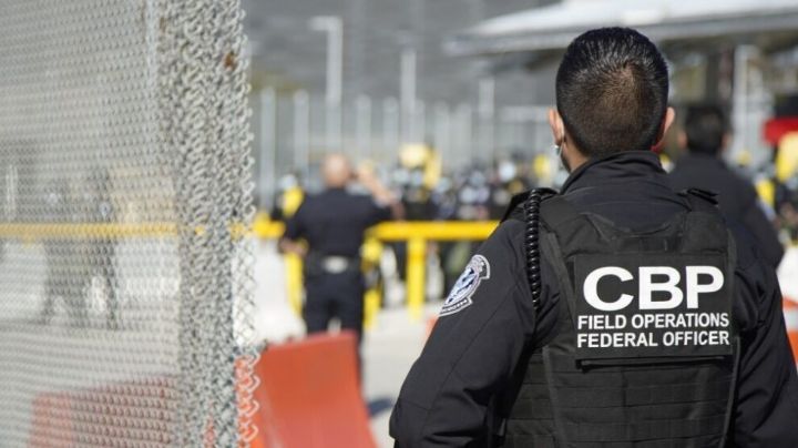 Melanie intentó cruzar la frontera en Texas y la atraparon por indecente; esto fue lo que hizo