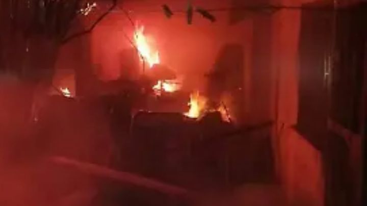 Travesura termina con casa en llamas en Coahuila; adolescentes lanzaron cuetes y causan incendio