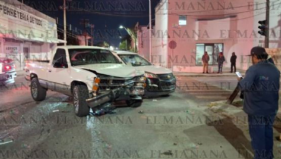 Nuevo Laredo: padre de familia se distrae y pasa el semáforo en rojo; causó aparatoso accidente
