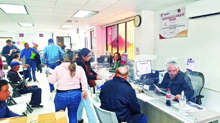 Responden ciudadanos de Nuevo Laredo en la Oficina Fiscal
